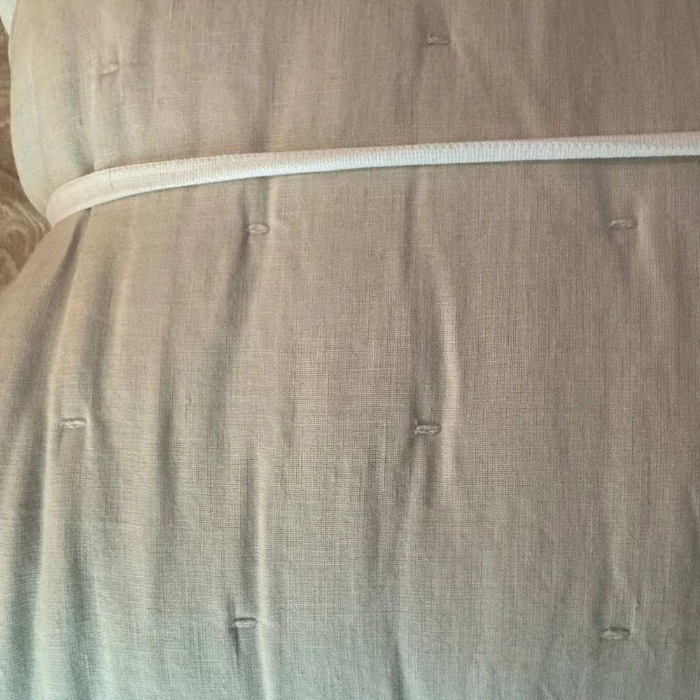 Quince European Linen Dream Quilt Full/Queen Color Sand